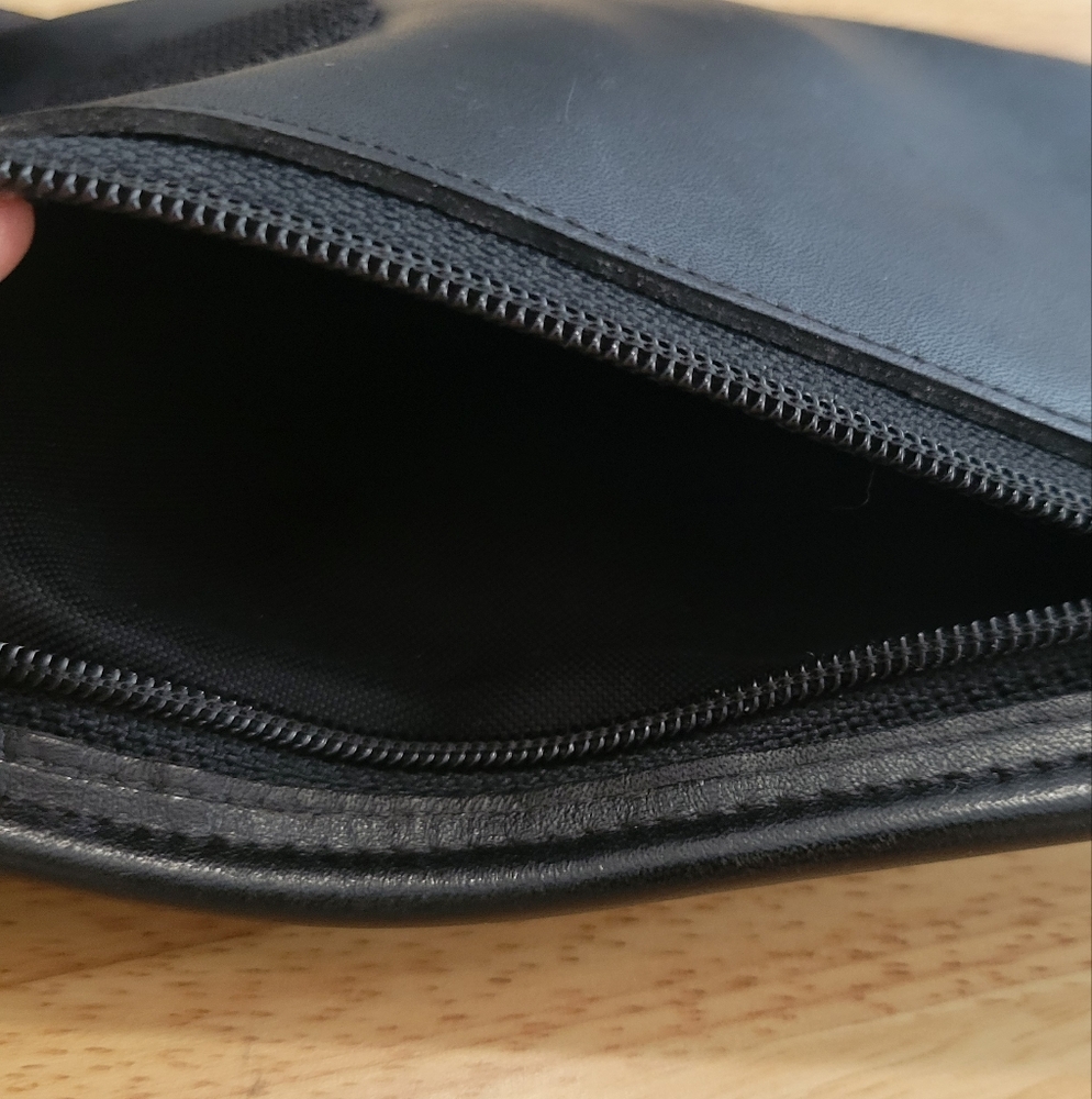 Vintage Coach Limited Edition Olympic Pouch/Crossbody - Picture 5 of 5